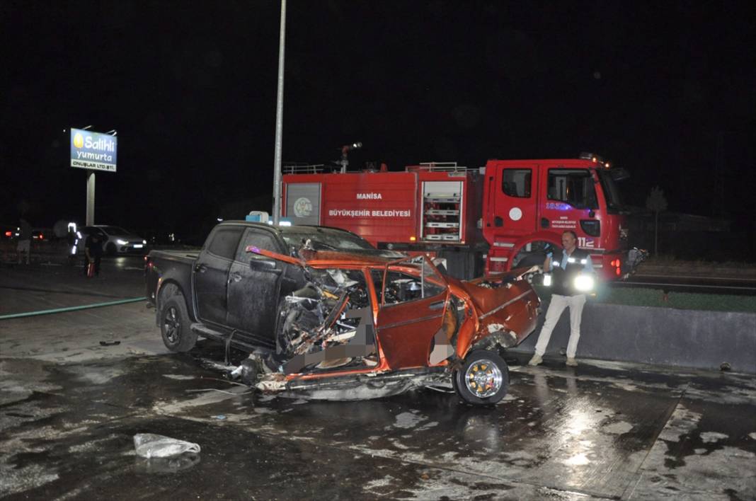 5 kişinin öldüğü trafik kazasında kimlikler belli oldu, acı an ortaya çıktı 9